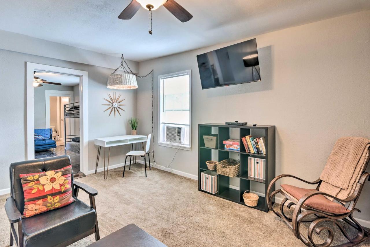 Cozy Galveston Apartment - Walk To Beach And Dining Exteriör bild
