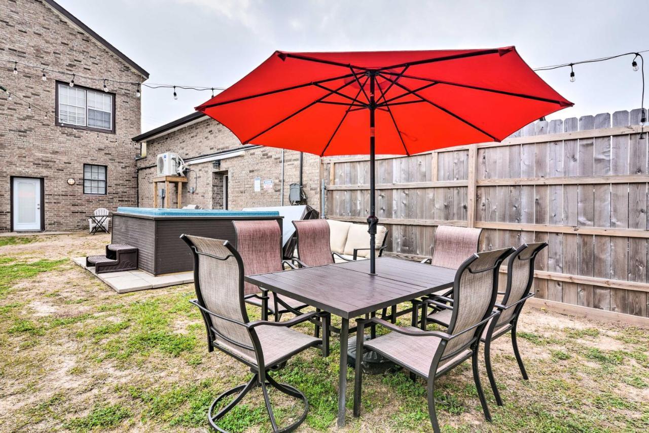 Cozy Galveston Apartment - Walk To Beach And Dining Exteriör bild