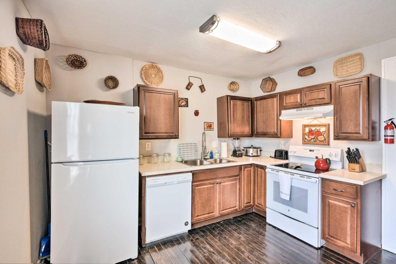 Cozy Galveston Apartment - Walk To Beach And Dining Exteriör bild